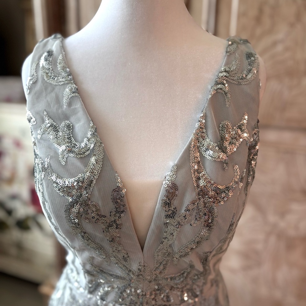 NEW Silver Sequin Dress, Gray Dress, Prom Dress, Silver Dress, NWOT, Size 8 - Picture 2 of 10